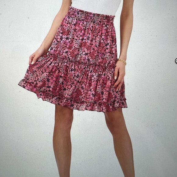 Vince Camuto feminine and sassy skirt! - Picture 1 of 4